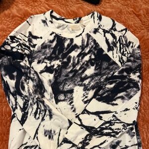 EUC - Zella Women Size M - Black/White Sweatshirt